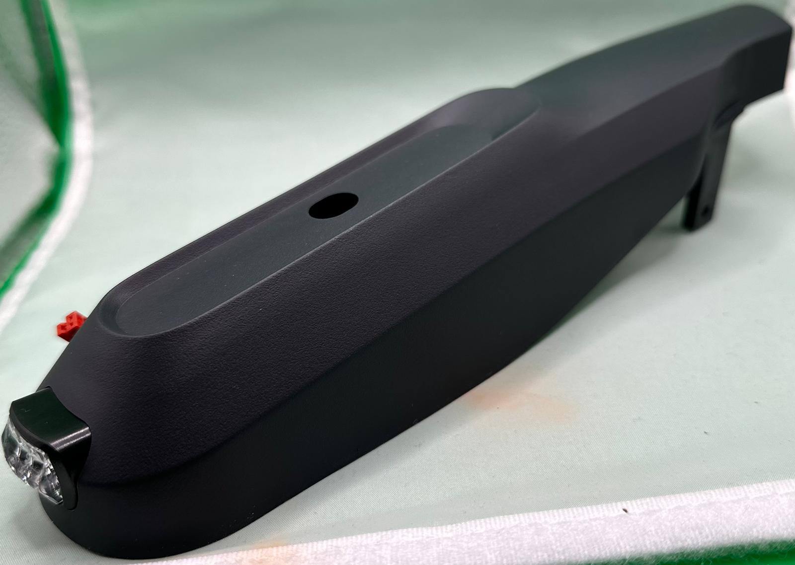 Ninebot P65 Schutz mit Blinker Hinterradaufhängung rechts